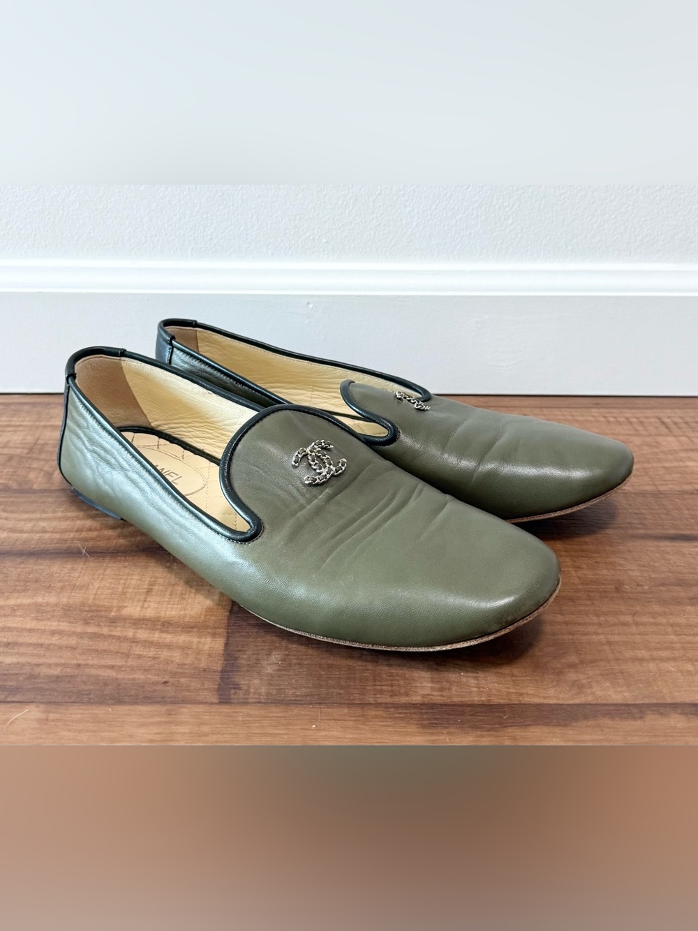 CHANEL Loafers - Picture 3 of 8